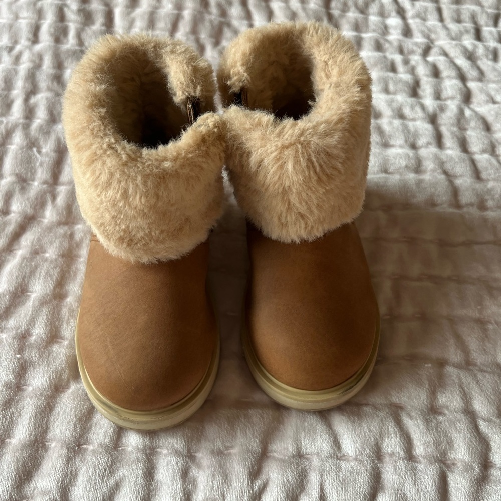 Zara boots, Size 20 (4 US)